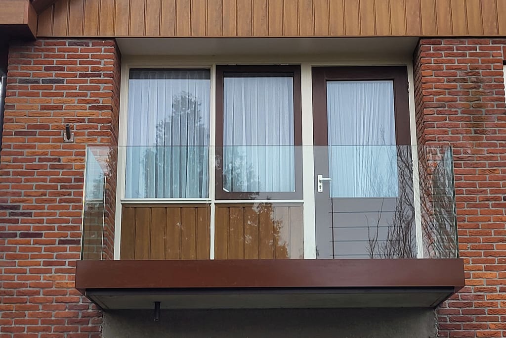 Glazen balustrades in Biddinghuizen