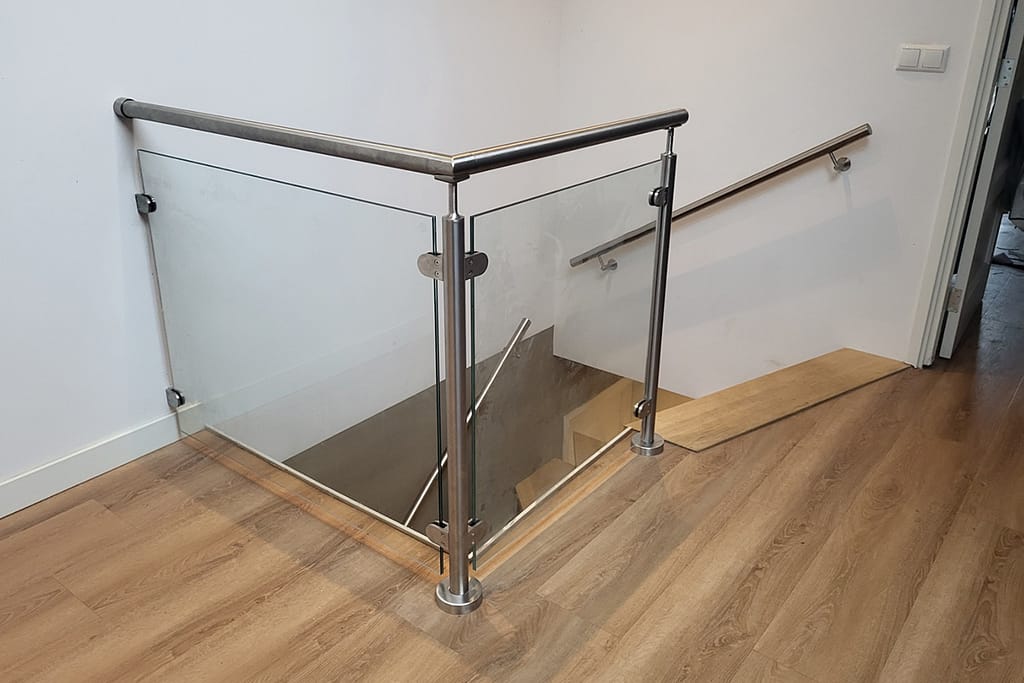 Glazen balustrades in Espel