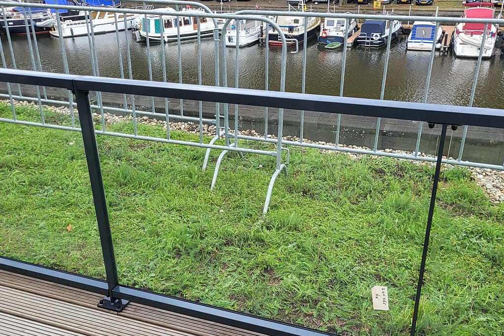 Glazen balustrades in Urk
