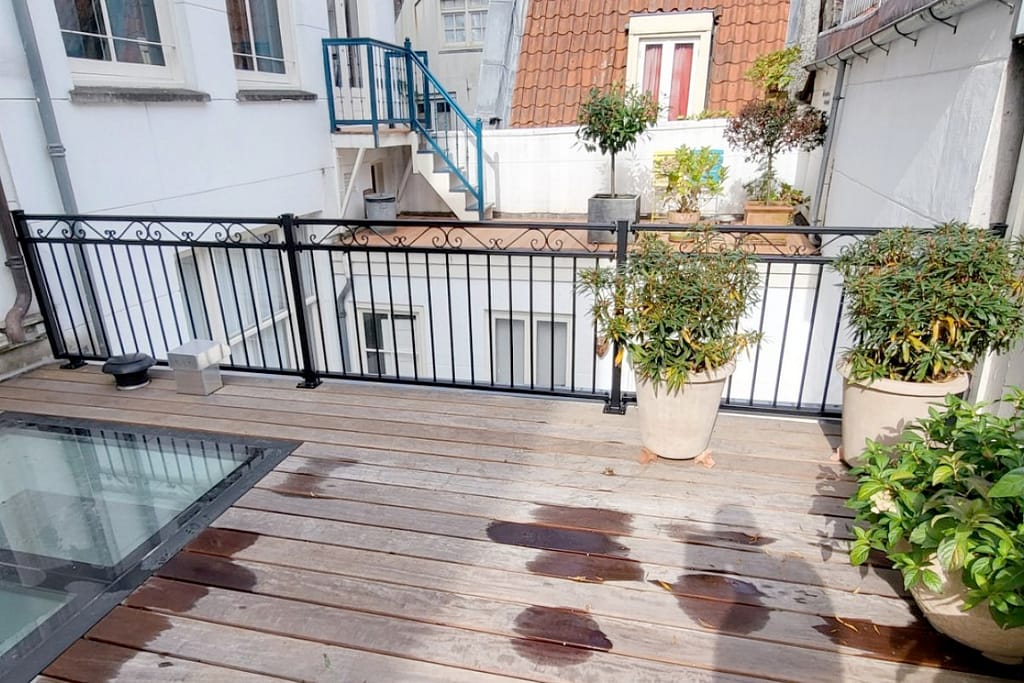 Balkonhekwerk op houten balkon