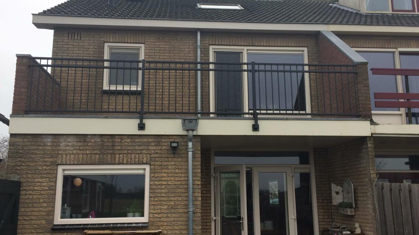Balkonhekwerk zonder zichtbare bevestiging